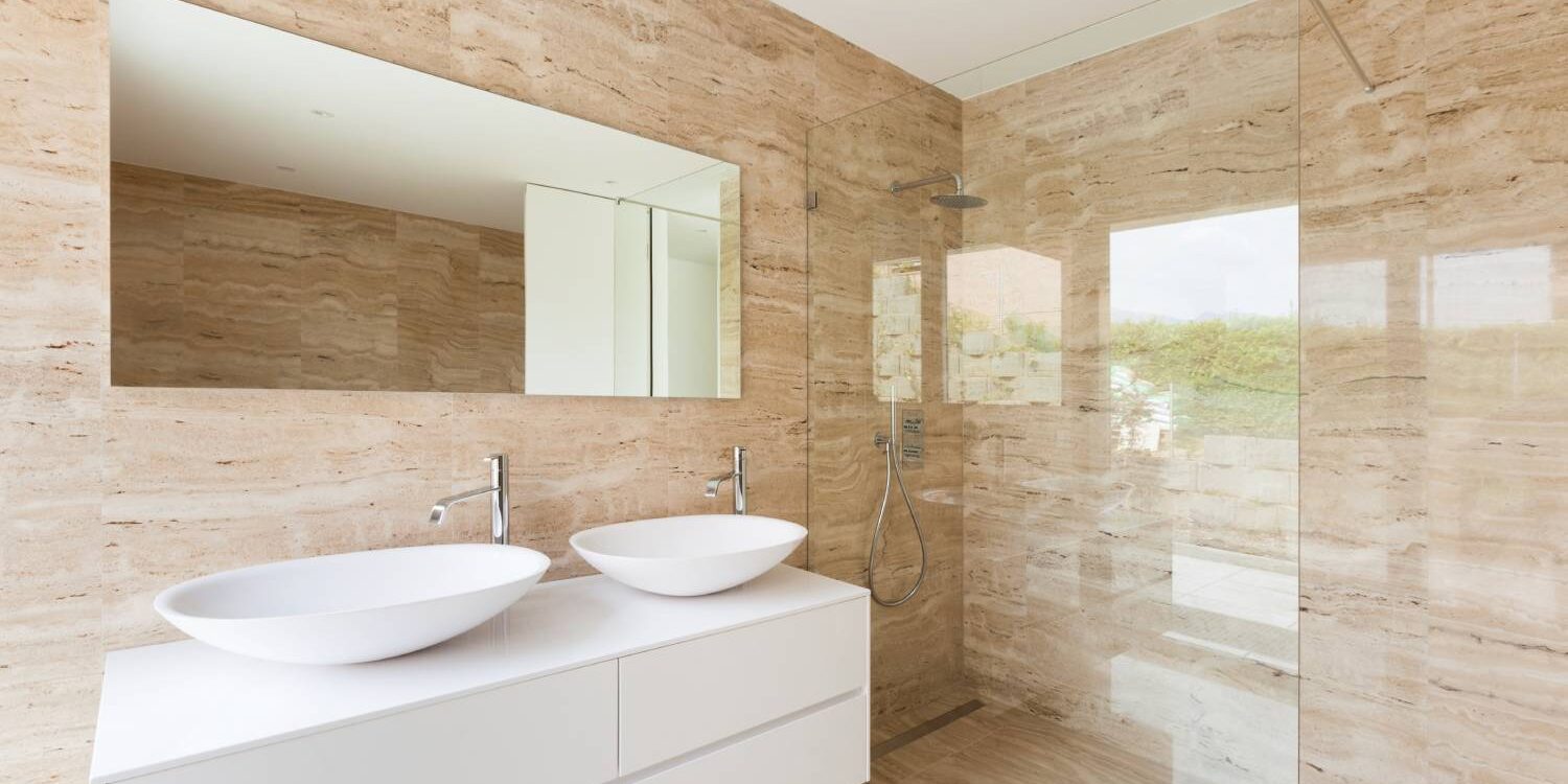 Salle de bain clé en main : Quels matériaux choisir pour une douche à l’italienne facile d’entretien ? Bethoncourt